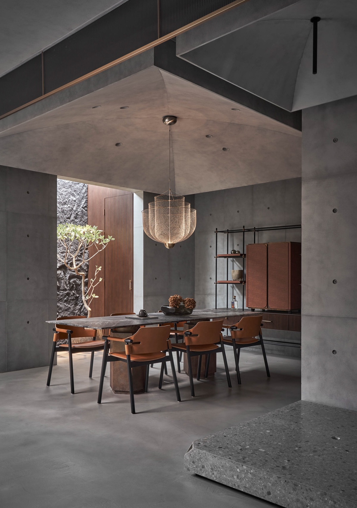 Industrial luxury design με φυσικές υφές
